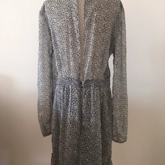 TOPSHOP blackgrey sheer LEOPARD mini DRESS 6 pleated with back cut outs - Picture 3 of 6